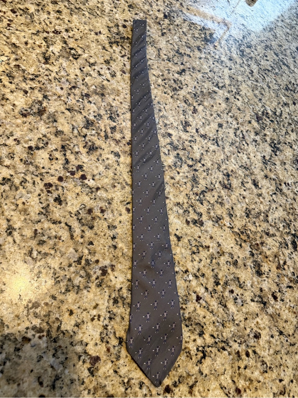 Classic Men's Gray Patterned Tie with Tennis Player - Picture 2 of 4
